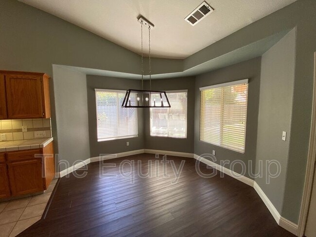 Photo - 2643 W Oakridge Ave