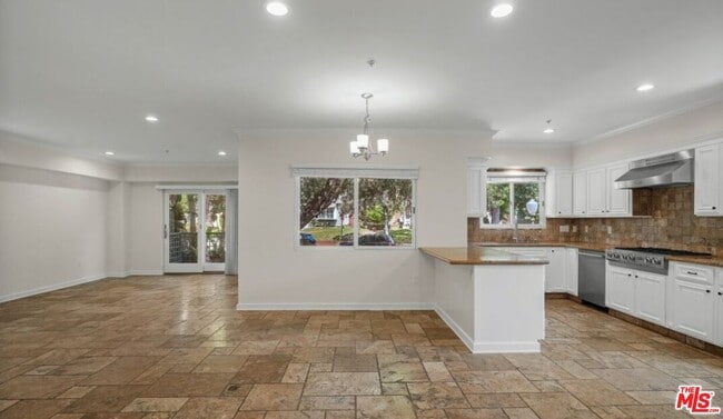 Photo - 10616 Kinnard Ave Unit 101