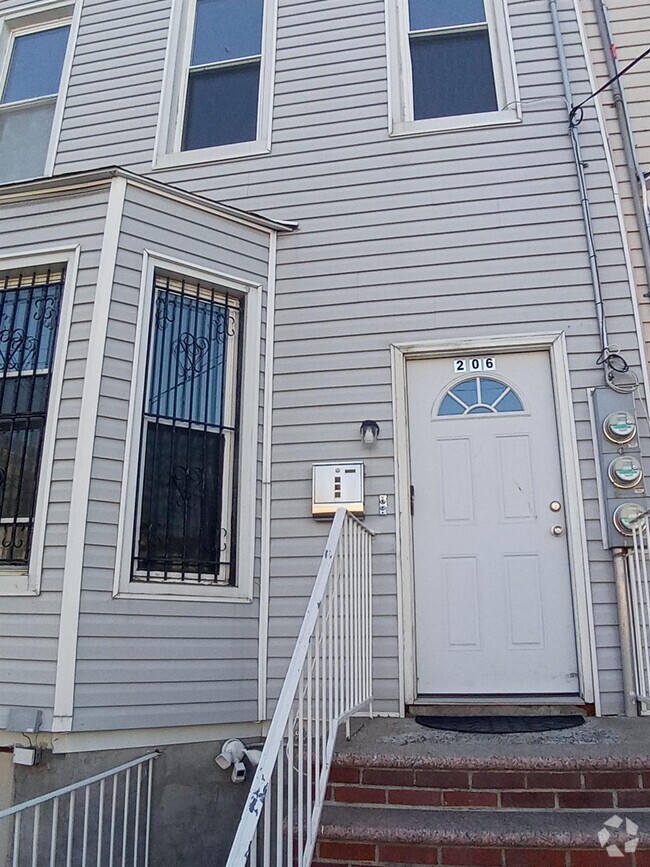 Building Photo - 206 Elton St Unit Second Floor Rental