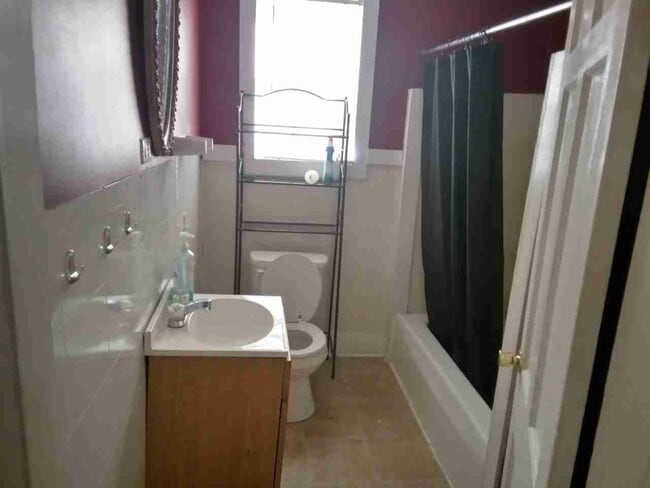 Photo - 605 Dixon Springs Hwy