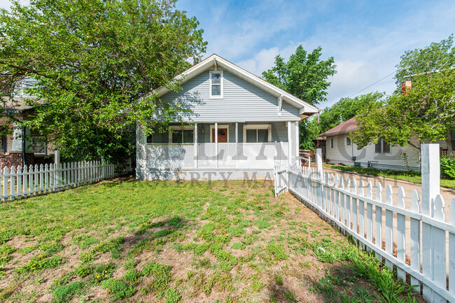 Building Photo - 719 S Glenn St