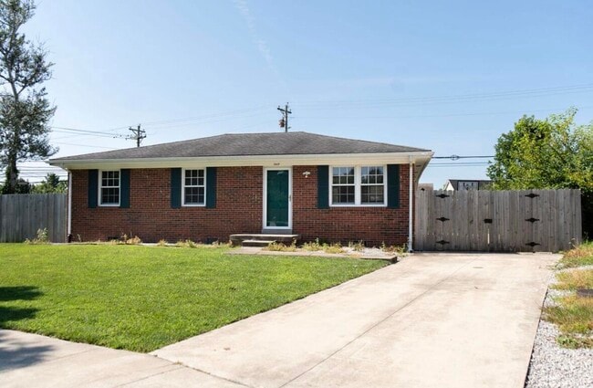 Building Photo - 3669 Sundart Dr