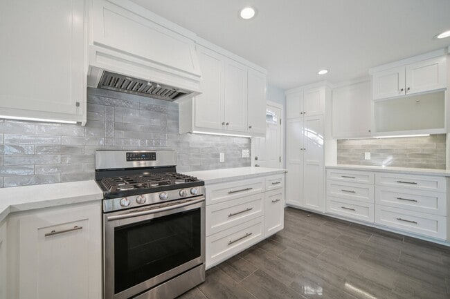 Photo - 1854 Homeworth Dr