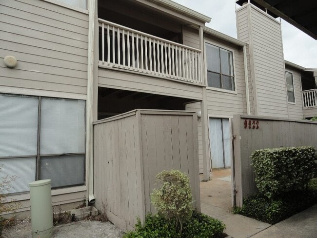 Building Photo - 9522 Pagewood Ln