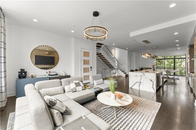 Photo - 906 Lenox Blvd