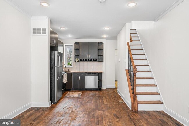 Photo - 426 N Holly St