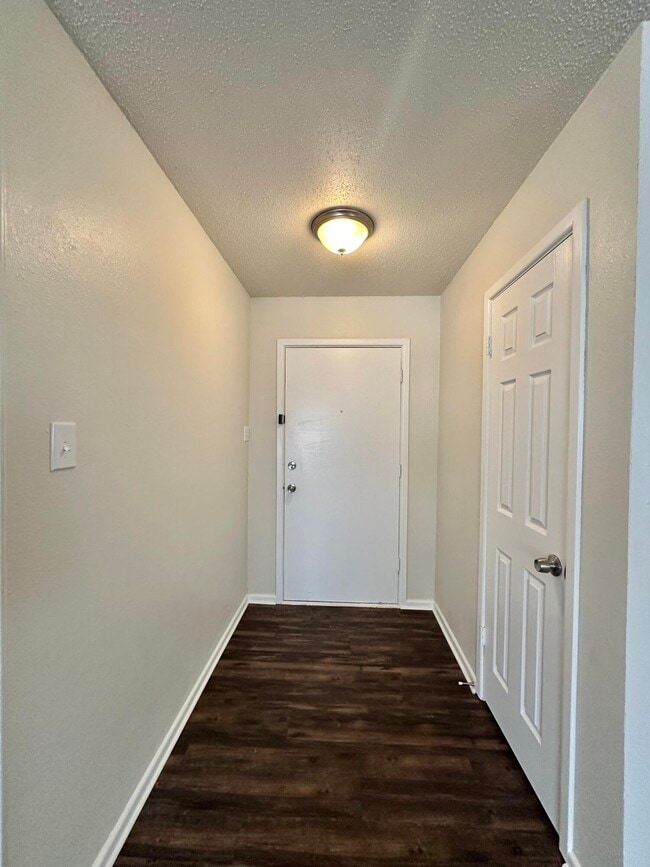 Photo - 1509 Elkhart Ave