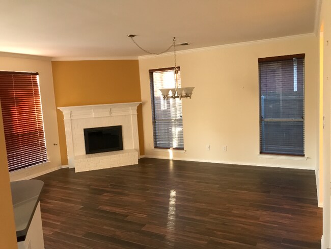 Photo - 1761 Meyerwood Ln S