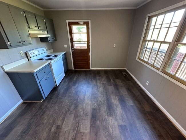 Photo - 3 Bedroom, 1 Bathroom- House in North Rome!