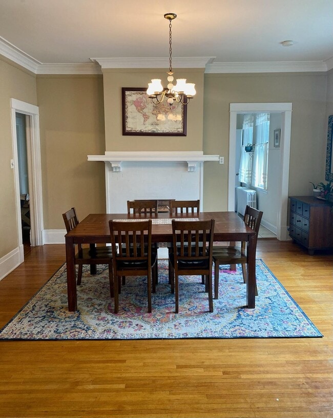 Building Photo - 316 S Grove Ave Unit 2