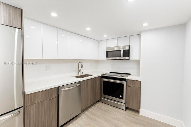 Photo - 780 NE 69th St Unidad 1608