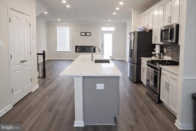 Photo - 210 Southwind Dr