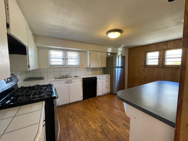 Photo - Adorable 2BR Carriage House Minutes from Downtown Mpls!