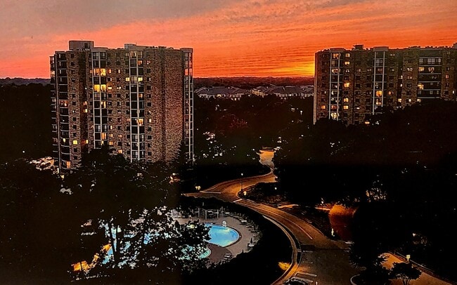 Montebello al atardecer - 5901 Mt Eagle Dr Unidad 910