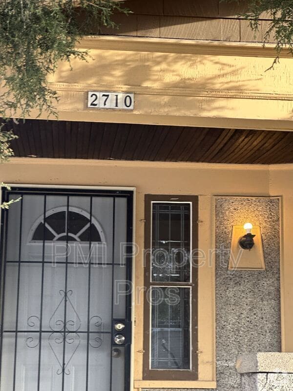 Building Photo - 2710 W Melvina St Rental