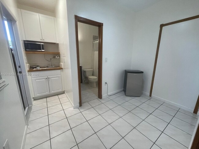 Photo - 3531 SW 13th St Unit A