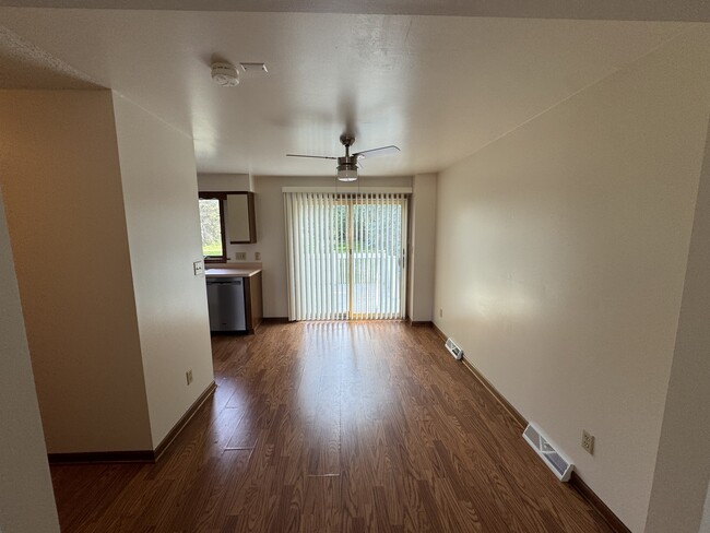 Eating area and deck