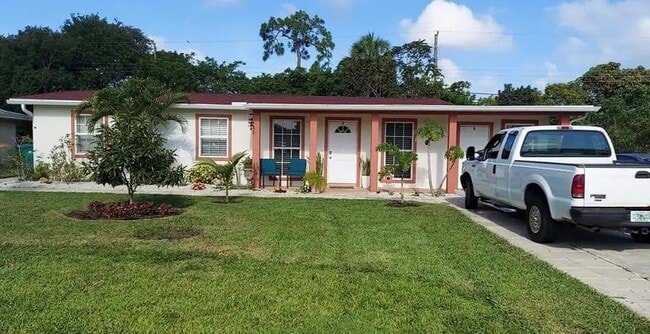 Building Photo - 931 Coconut Cir W