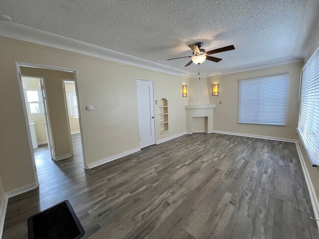 Photo - 2522 Cedar Ave Unit 2522