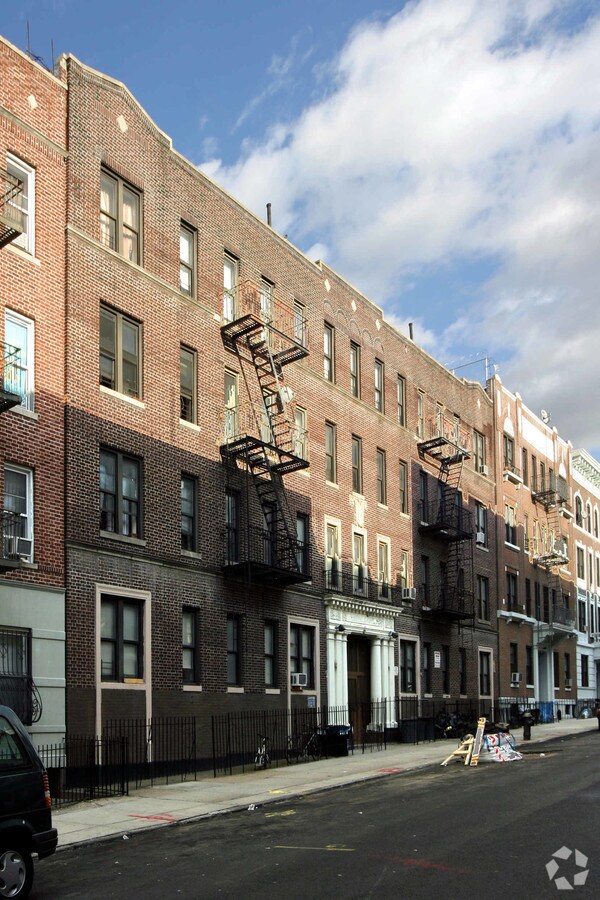 Building Photo - Harding Court Apartments