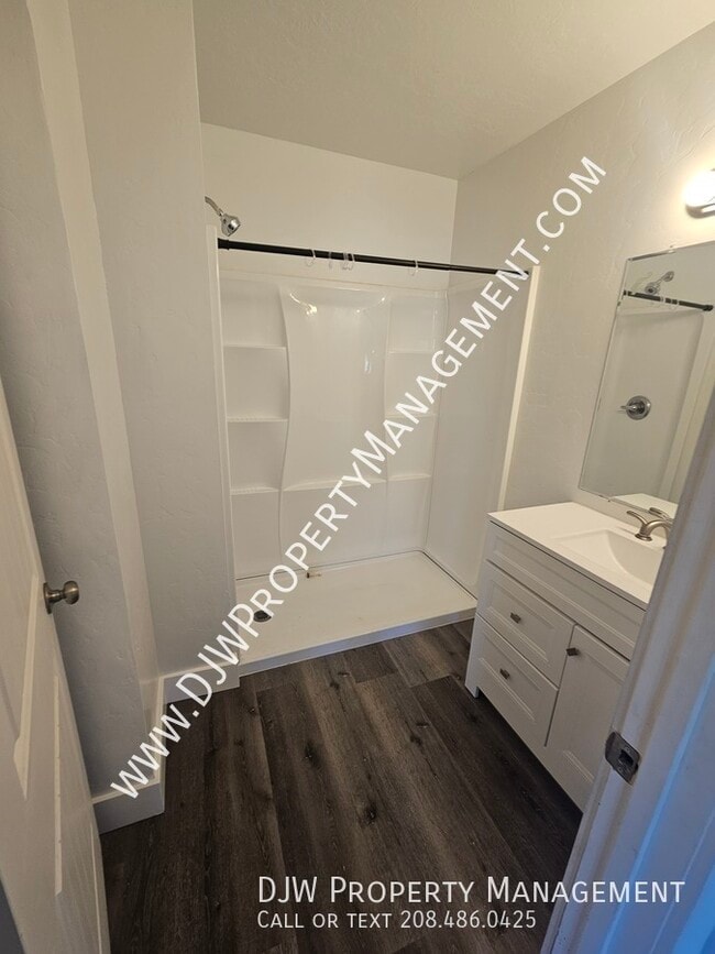 Photo - 424 5th St S