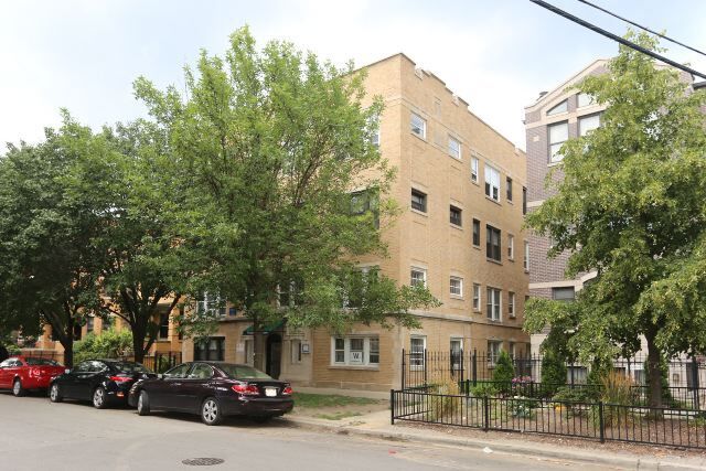 Building Photo - 821 W Waveland Ave Rental