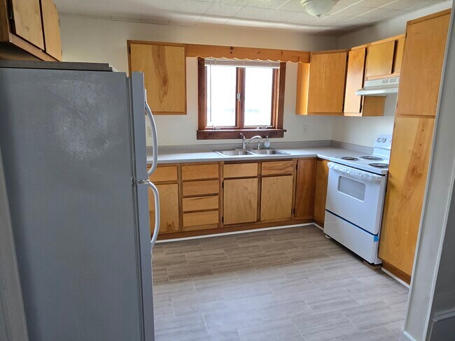 Building Photo - 200 E Williams St Unit B