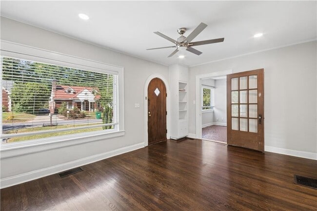 Photo - 1213 Cameron Ct NE