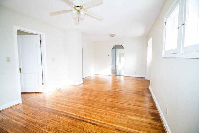 Photo - 4220 Caroline Ave