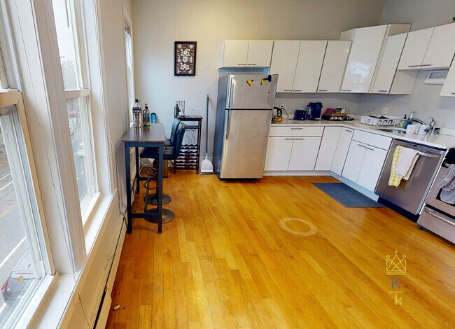 Photo - 30 Portsmouth St Unit 3r