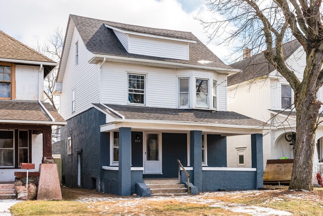 Photo - 104 Edgar Ave House