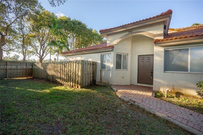 Photo - 5000 NW 116th Ct