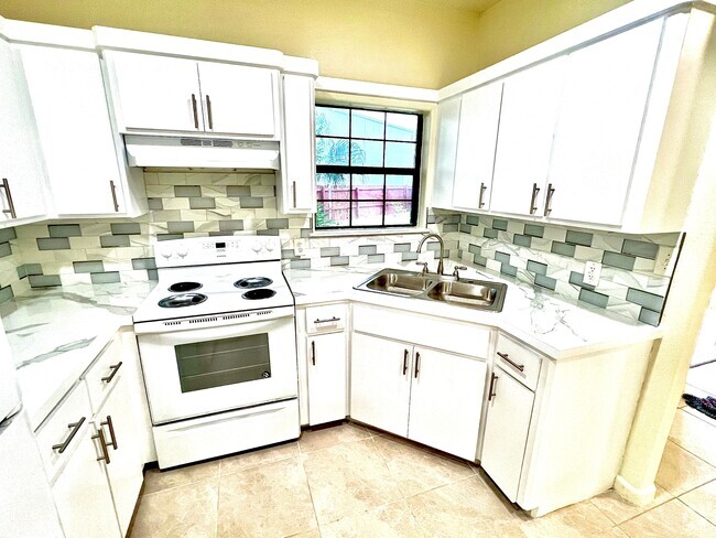 Building Photo - 26 Stevens Dr Rental