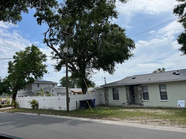 Building Photo - Beautiful 3BR Home in Central Tampa – Move-In Ready!