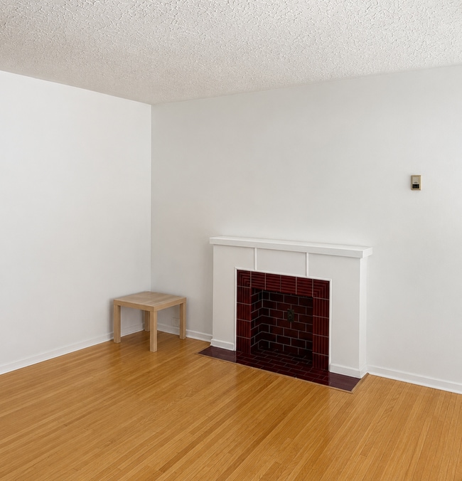 Photo - 11112-11116 116 St NW