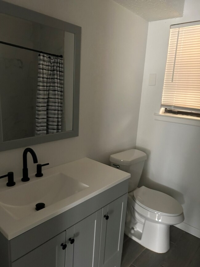 Photo - 9008 Holiday Dr