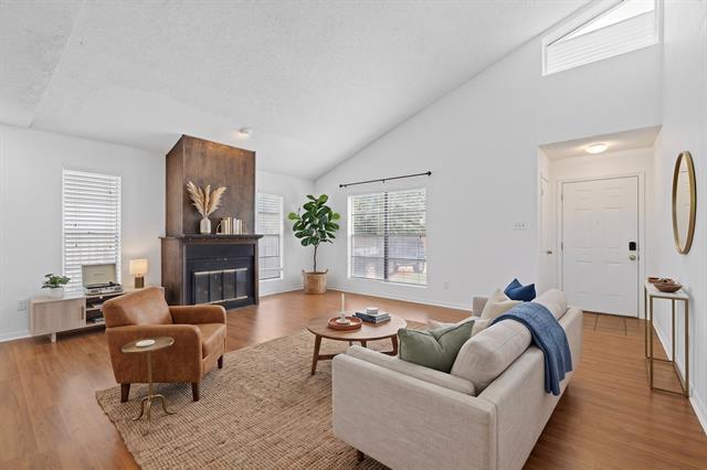 Photo - 635 Haines Ave