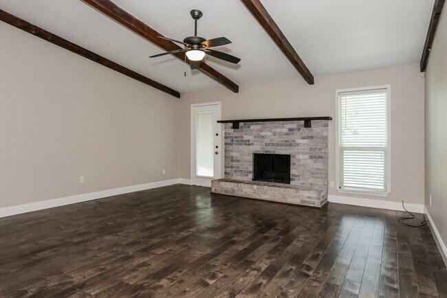 808 Judith St