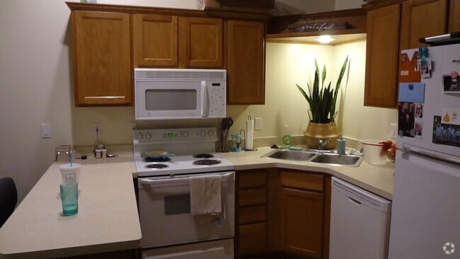 Building Photo - Great One Bedroom near Provo Rec Center, U... Unit 672 302 Rental