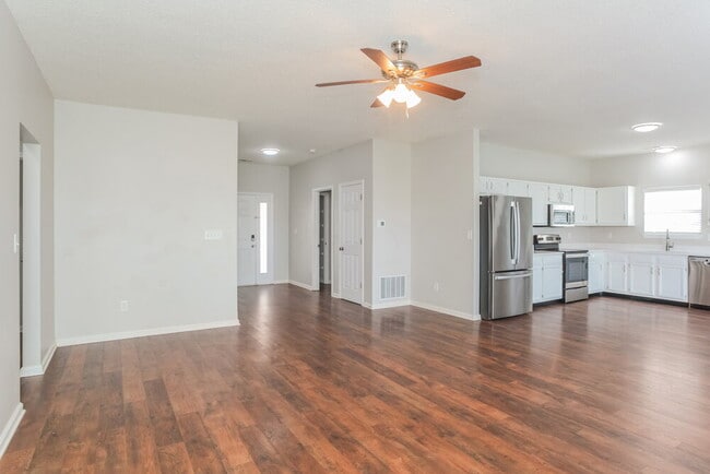 Photo - 3500 Limelight Ln