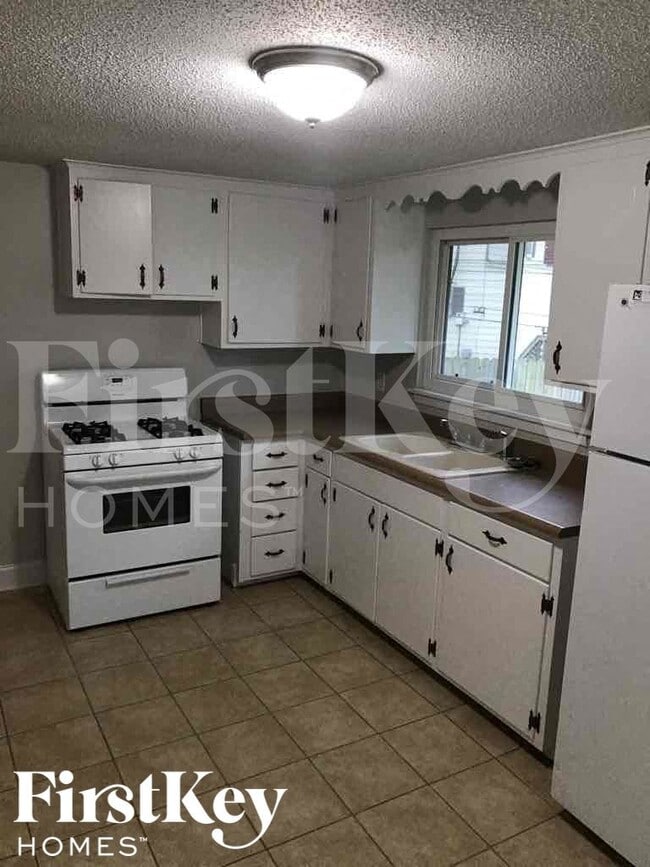 Photo - 5044 N Bellaire Ave