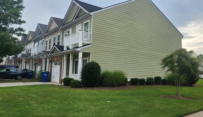 Photo - 7039 Chara Ln SW