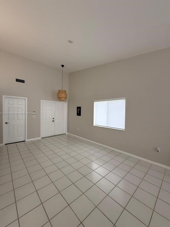 Photo - 10000 NW 43rd Terrace