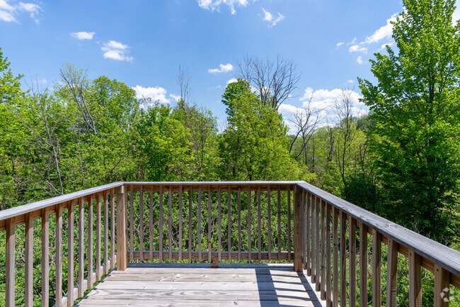 1BR, 1BA - 575SF - Balcony