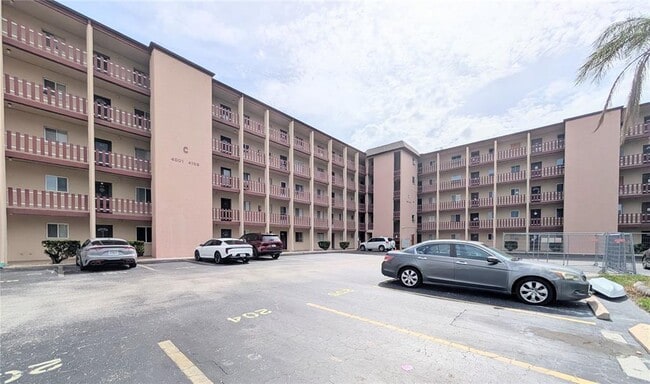 Building Photo - 4129 Lake Bayshore Dr Unit C-501