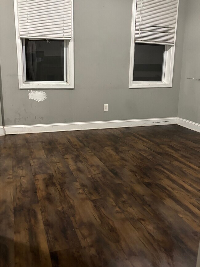 Photo - 61 Allendale St