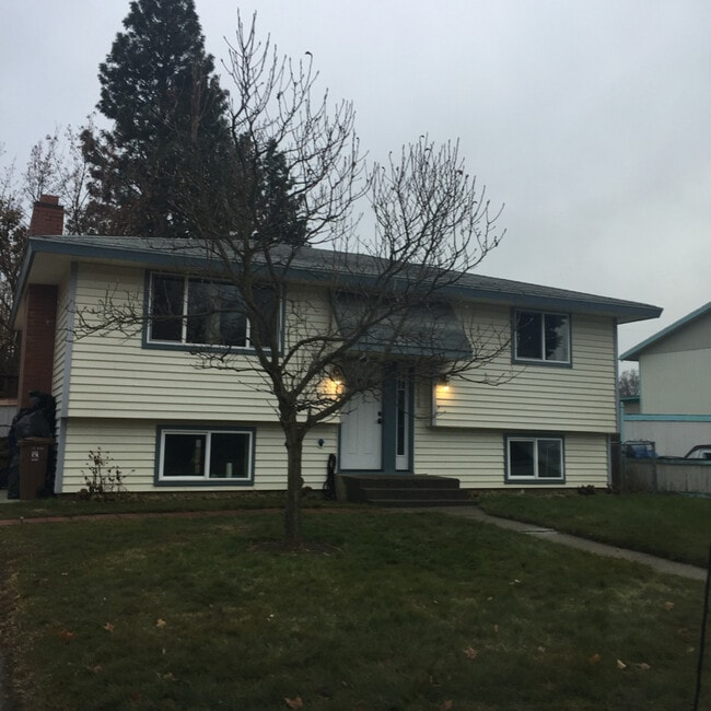 Building Photo - 4120 E Congress Ave Rental