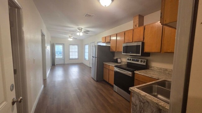 Photo - 305 E Nettie Ave