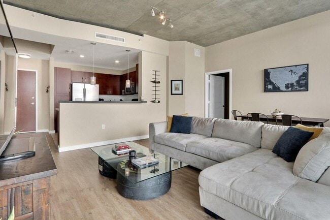 Living Room: 17.2 x 13.9 - 300 S Australian Ave Unit 1108