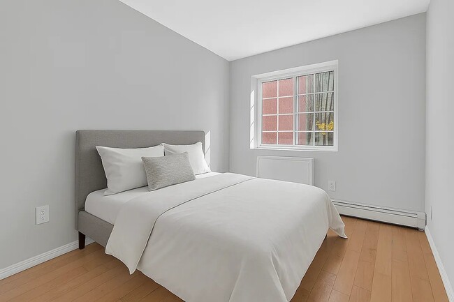 Photo - 817 Gates Ave Unit 3